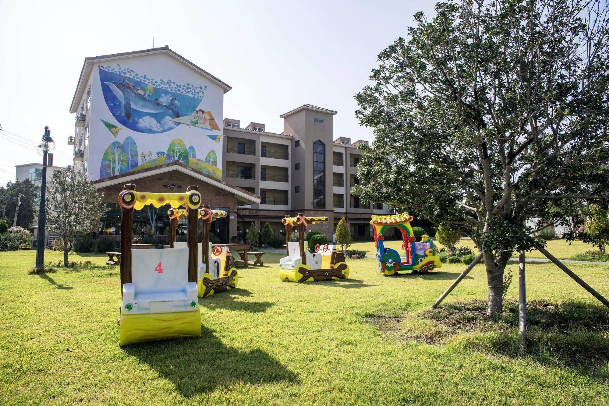 Famille Spa Resort Seogwipo Exterior photo