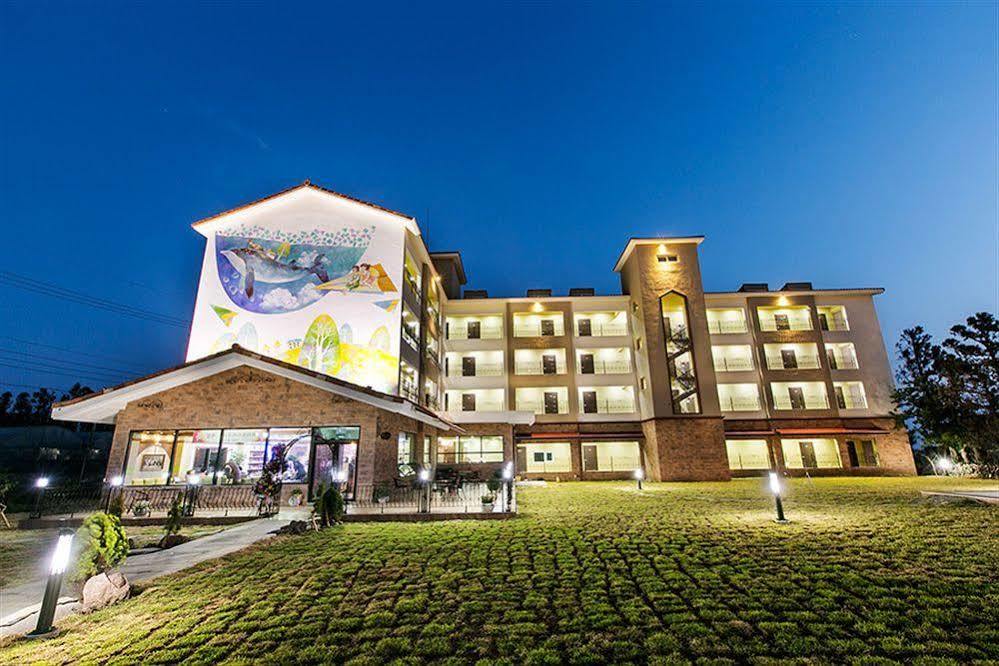 Famille Spa Resort Seogwipo Exterior photo
